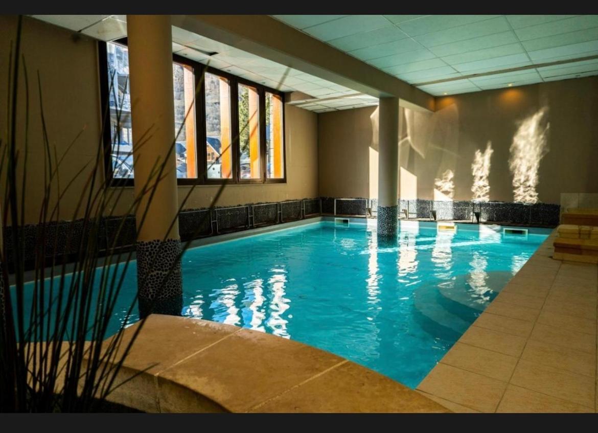 Appartements Avec Piscine Interieure Sauna Parking Etage 1 Au Centre Du Village Dans Residence Cami Real Saint-Lary-Soulan Dış mekan fotoğraf